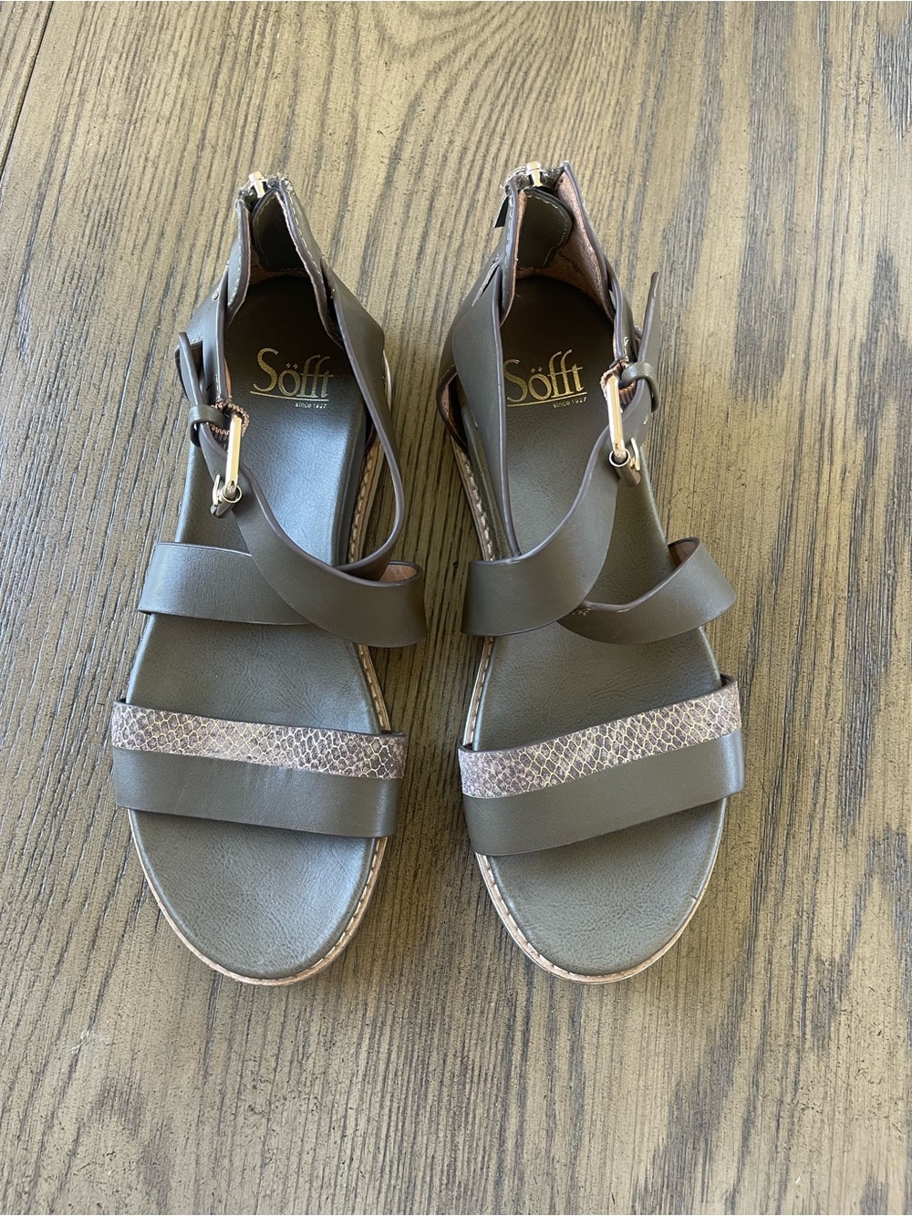 Sofft Women’s Green Strappy Leather Sandals Ankle Strap Buckle Zip Back 7.5M